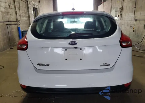 2015 Ford Focus Se z USA, uszkodzony, nr VIN 1FADP3K23FL375911